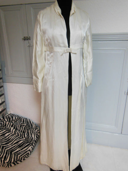 Ancien dessus veste en satin épais raide ou manteau cérémonie taille 36, B4