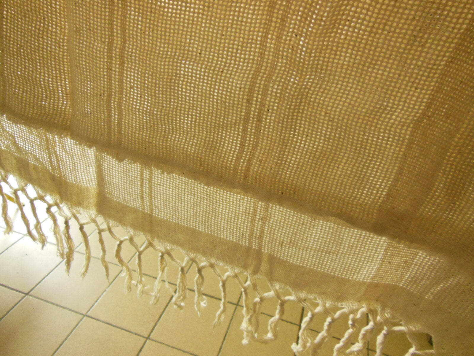 Dessus de lit vintage franges , maille jour petit lit  B6