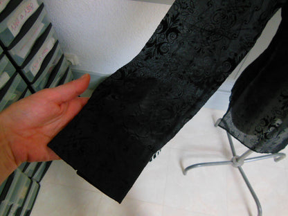 Pur vintage ancien  chemisier motif relief noir voilage ancien 40?  Ref PORT