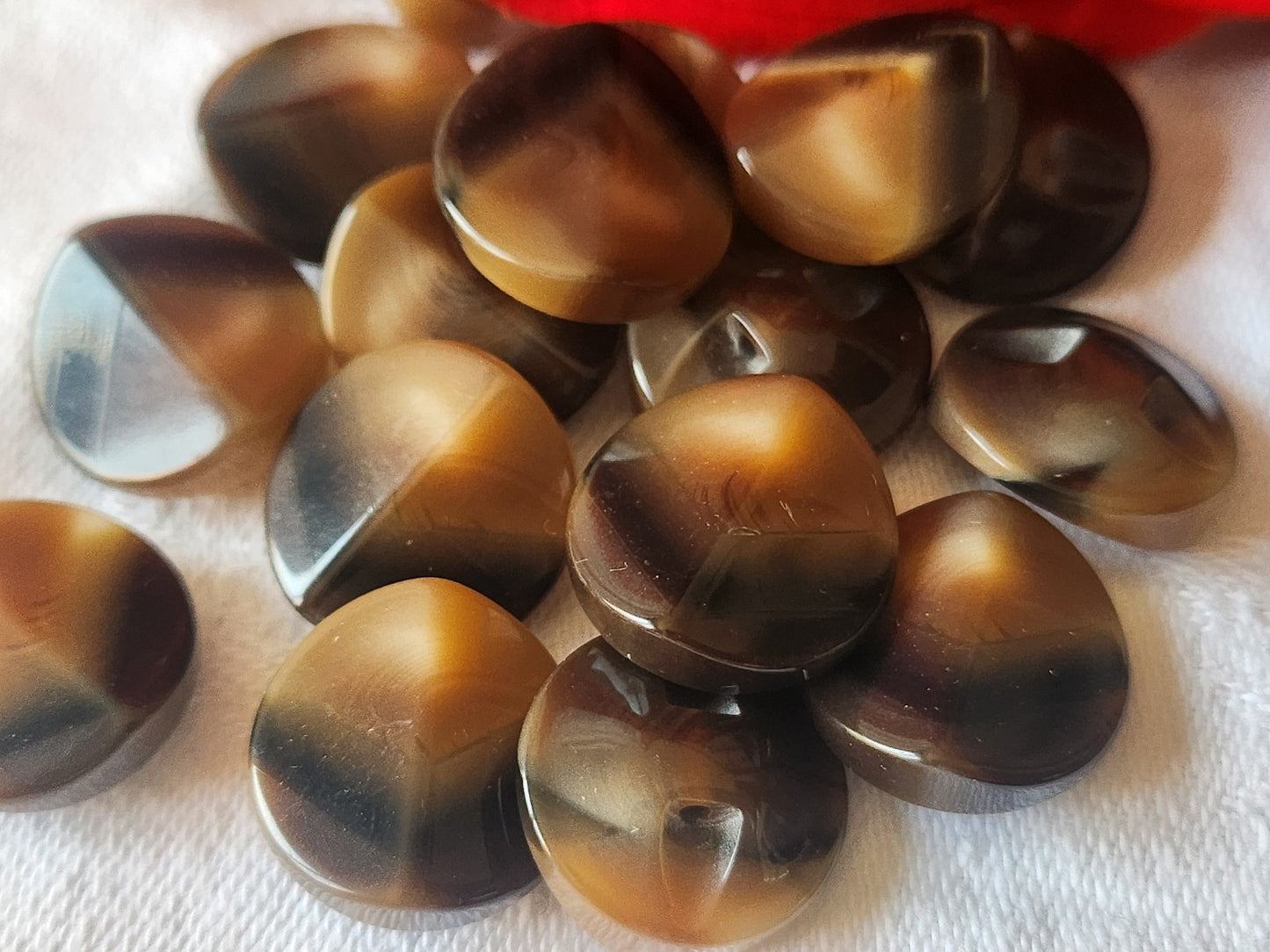 Lot 8 boutons vintage marron à pied originaux 1,7 cm  ref 1365