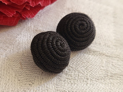 Duo boutons anciens  en passementerie noir  à  pied 1,5 cm D8D