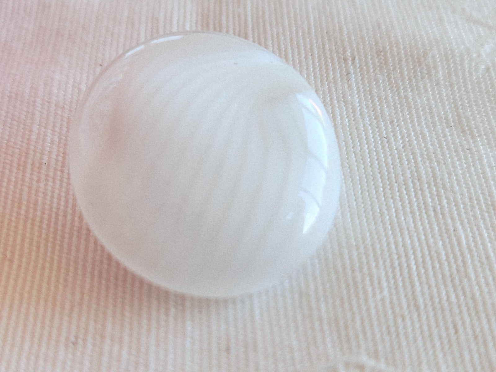 Bouton ancien en verre blanc veine transparent 2,1 cm ou 21 mm G4N