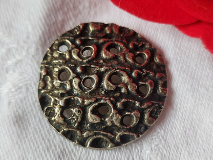 Superbe bouton vintage en métal ajouré 3 cm volume G13D