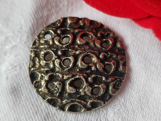Superbe bouton vintage en métal ajouré 3 cm volume G13D