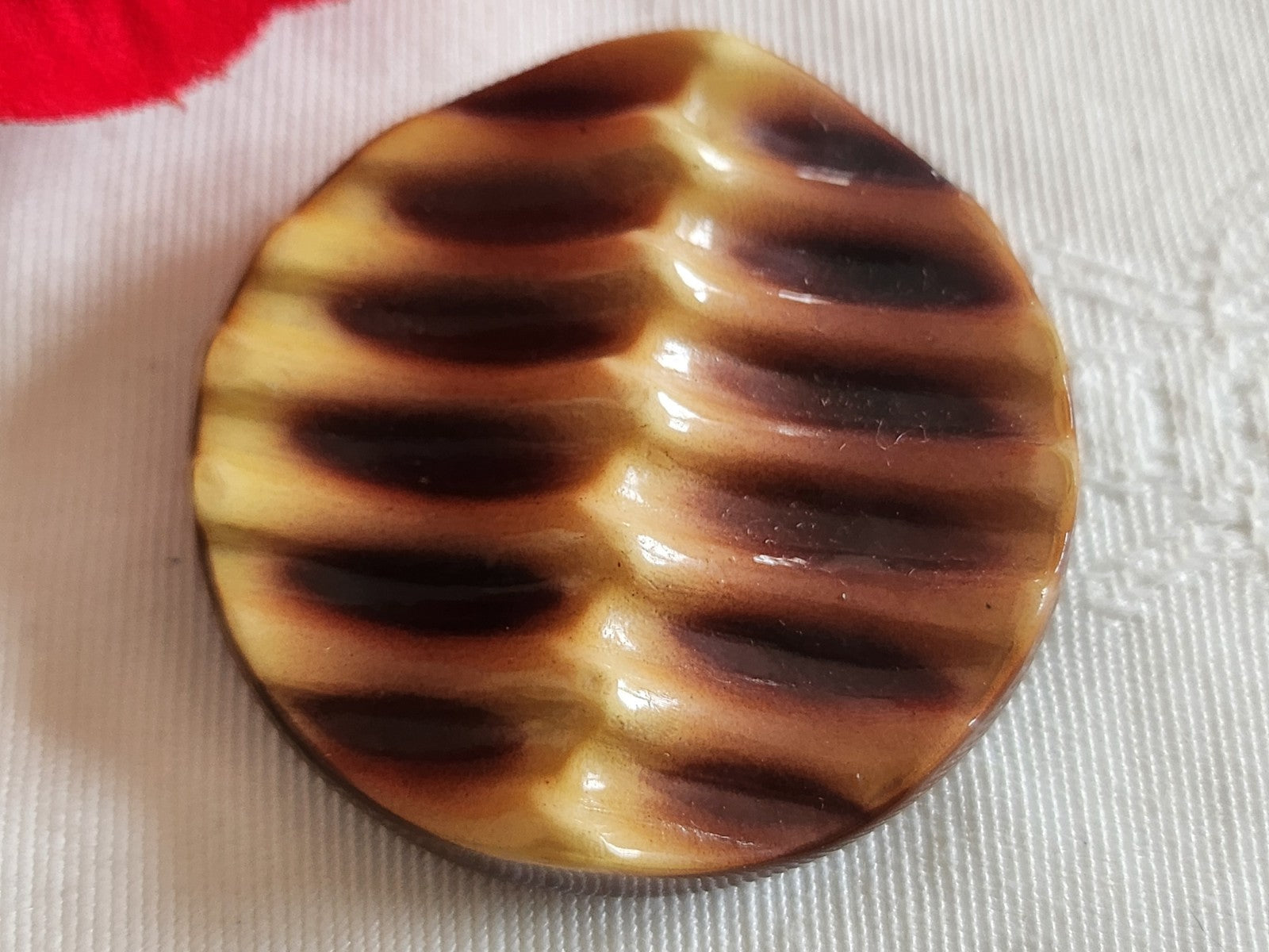 Gros bouton ancien en celluloïd superbe pied 3,7 cm  ref 6392
