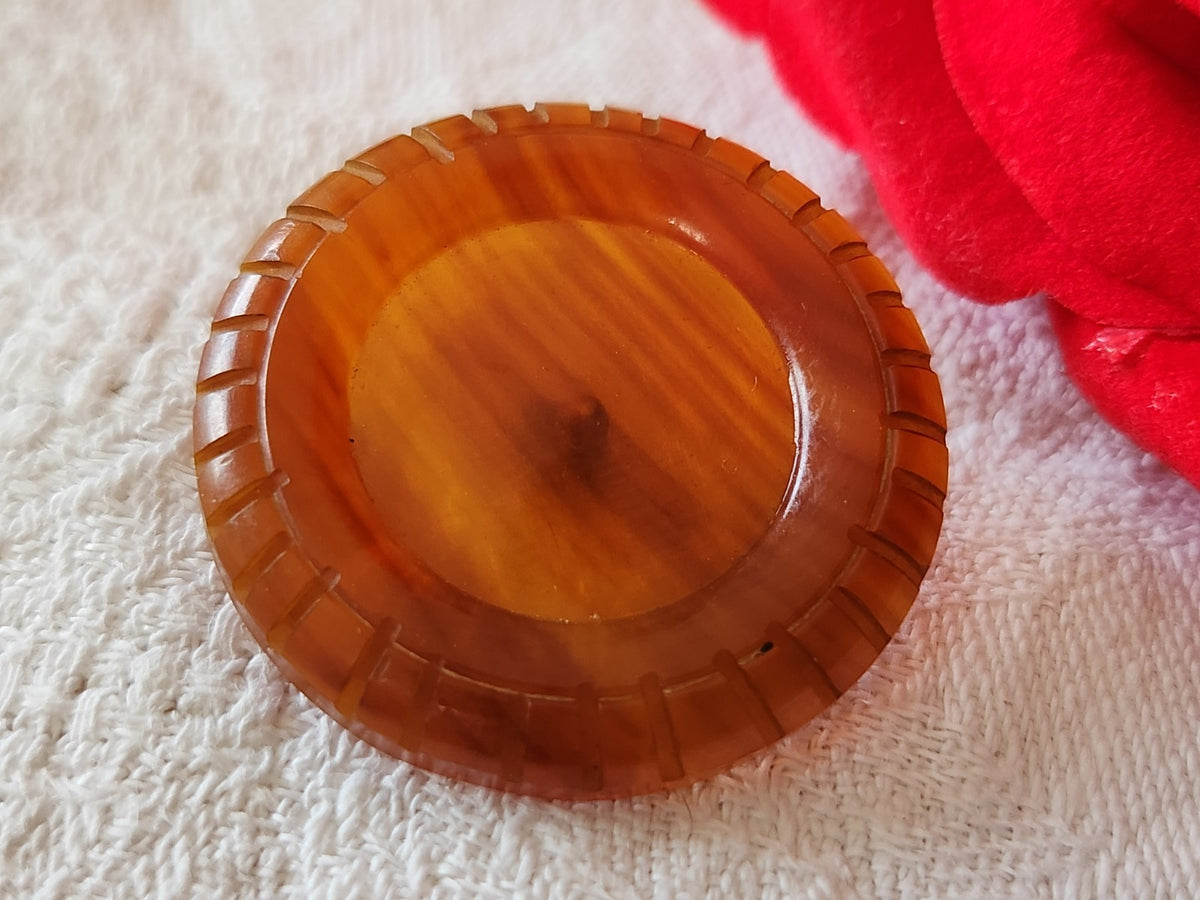 Gros  bouton ancien ecaille roux pied laiton  3,3 cm G18D
