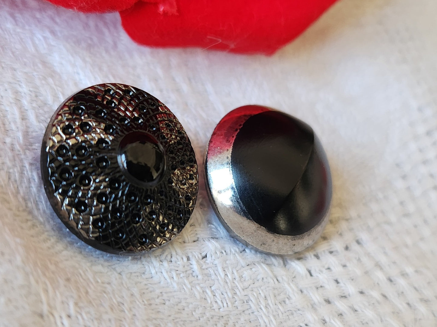 Duo  boutons anciens en verre noir argenté  1,8 cm D18C