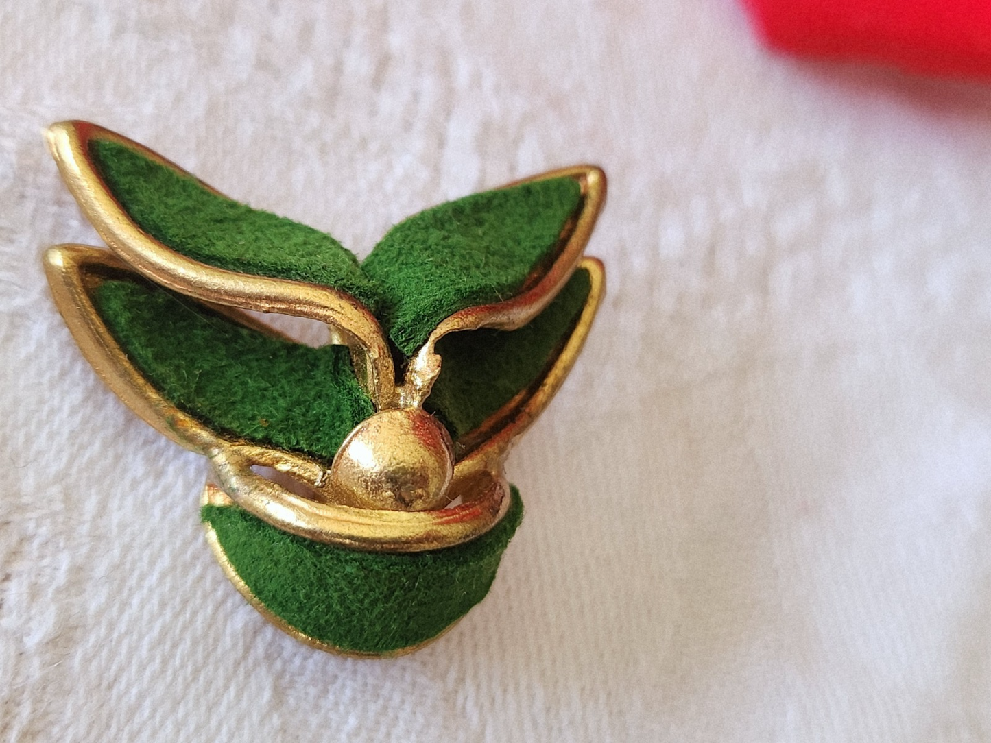 Bouton ancien metal vert  2,8 cm sur 3 cm original G2N
