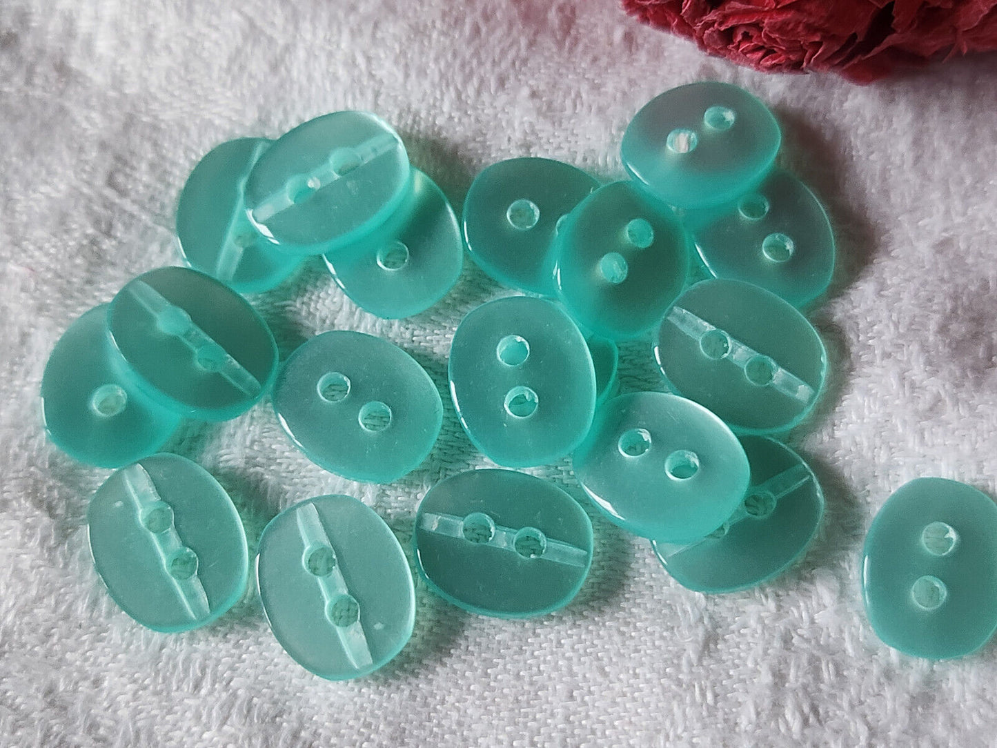 Lot 18 petits boutons vintage bleu ovale 1 sur 1,2 cm ref 516