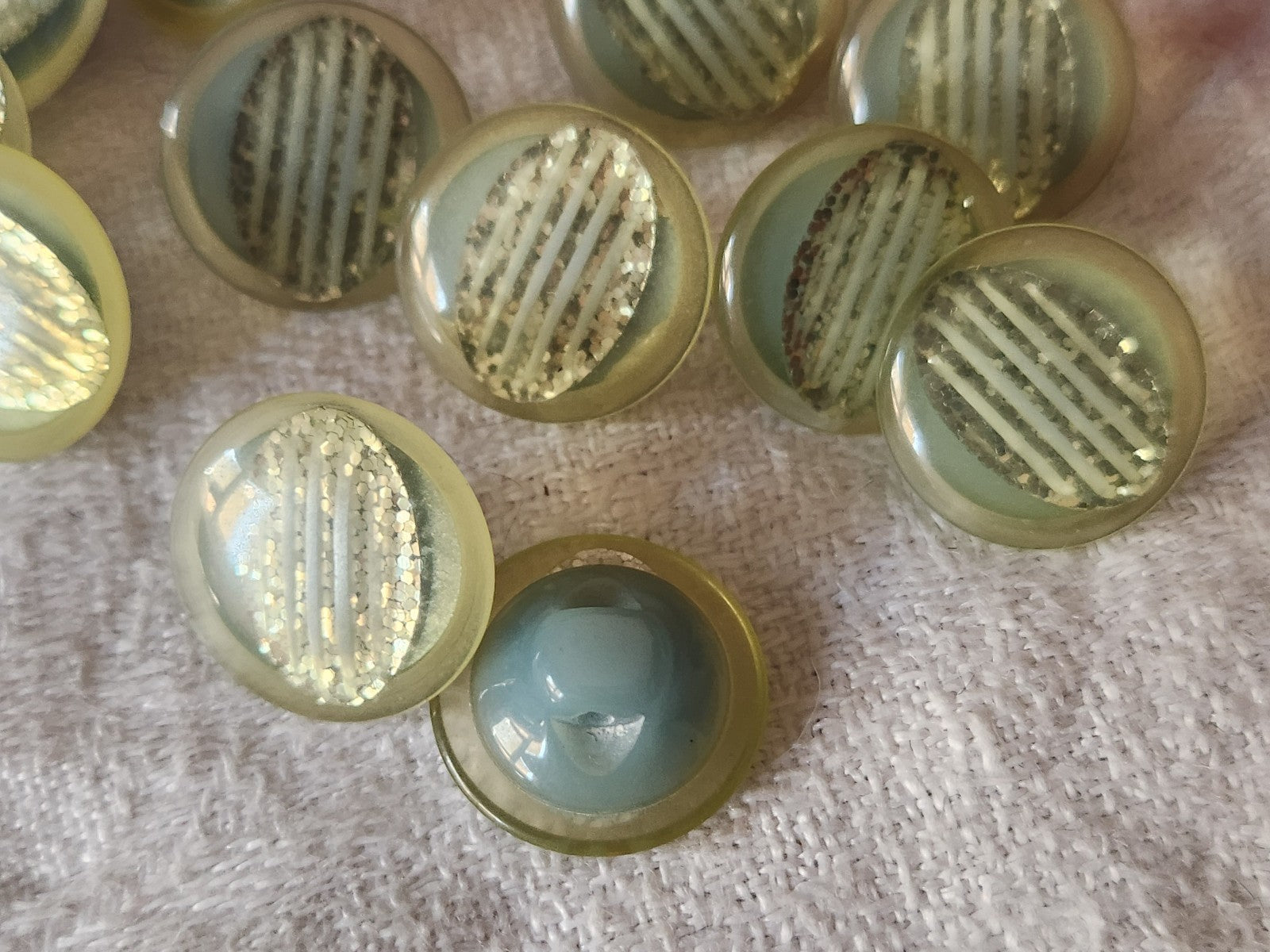 Lot 12 boutons vintage bleu paillette à pied 1,5 cm superbe ref 2914