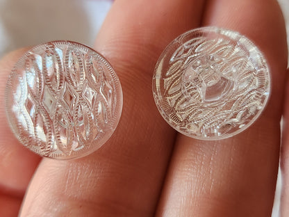 Lot 6 boutons anciens en verre transparent pied relief 1,7 cm ref 3010
