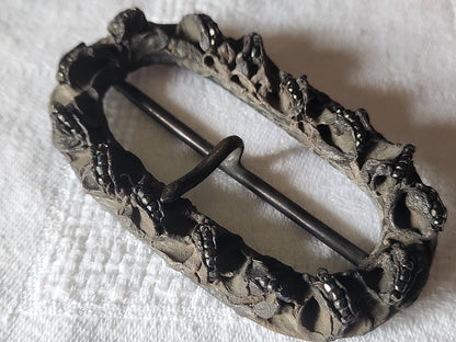 Enorme boucle de ceinture vintage résine et perle 8,2 cm sur 4,6 cm