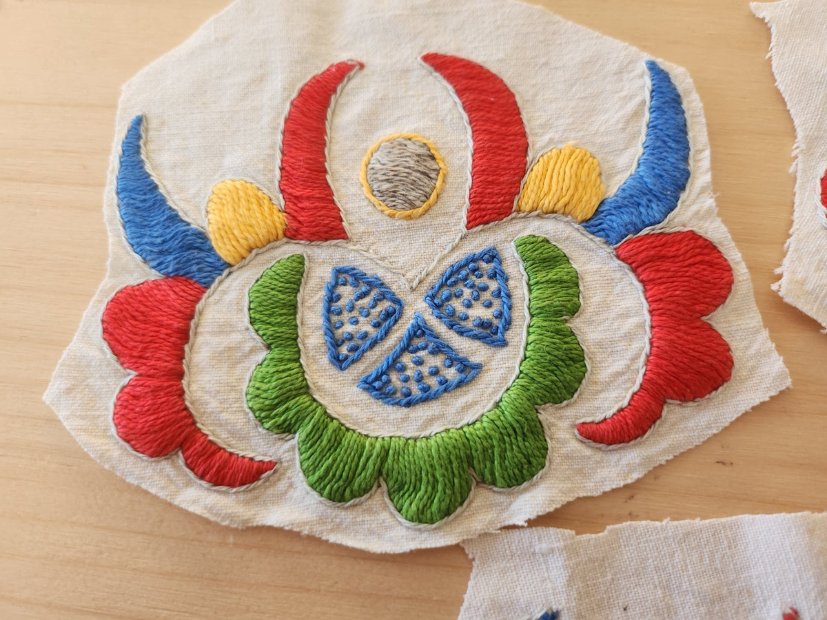 Trio broderies anciennes création couleur récup  T3