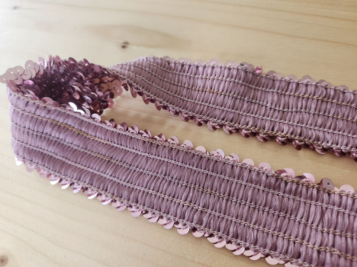 Ceinture ancienne vintage sequin rose legerement elastique B8