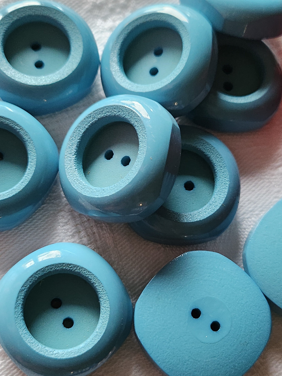 Lot 6 gros et épais boutons vintage bleu 2,6  cm lourd ref 3102