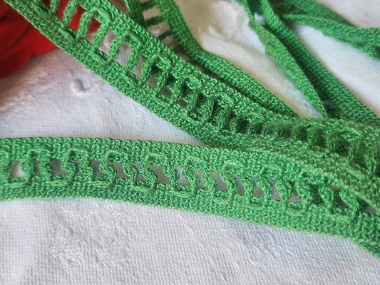 Dentelle vintage verte entre deux large 3 mètres sur 1,7 cm A2