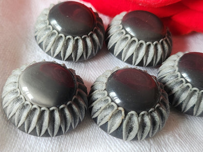 Lot 5 superbes boutons vintage à pied gris bord texturé 2,3 cm pied ref 3562