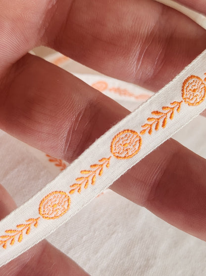 Galon ancien motif orange 2 m 50 sur 1 cm T8