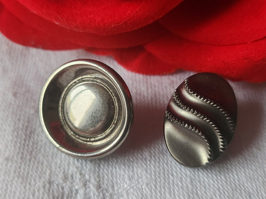 Duo boutons anciens en verre argenté vintage 1,5 sur 1,8 et 1,8  cm D9O