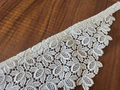 Ancien  col en tissu dentelle broderie B3-5