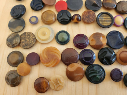 Lot 100 boutons anciens en corozo à pied 1 cm à 2 cm N°1 T10