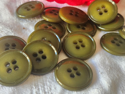 Lot 14  boutons vintage vert camaïeu trous 2,2 cm ref 6160