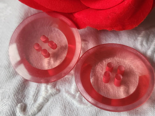 Duo gros boutons vintage rouge rosé transparent à trous 3,4 cm ref 5315