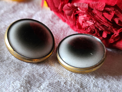 Duo gros boutons anciens en verre noir blanc doré 2,6 cm G8J