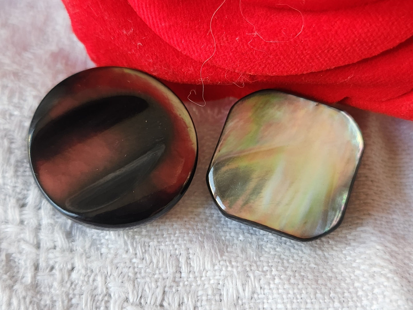 Duo boutons vintage en nacre sur pied 1,7 et 2 cm G19L