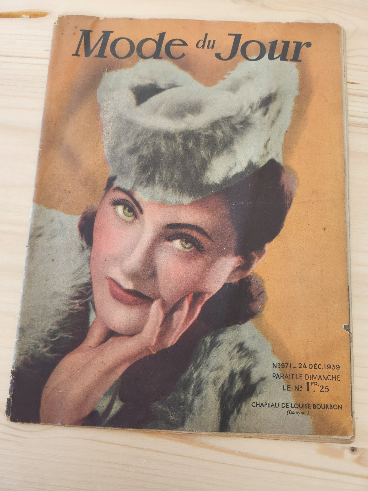 Le petit echo de la mode 1948 n°7  dans la poche de mon tablier chapeaux filles