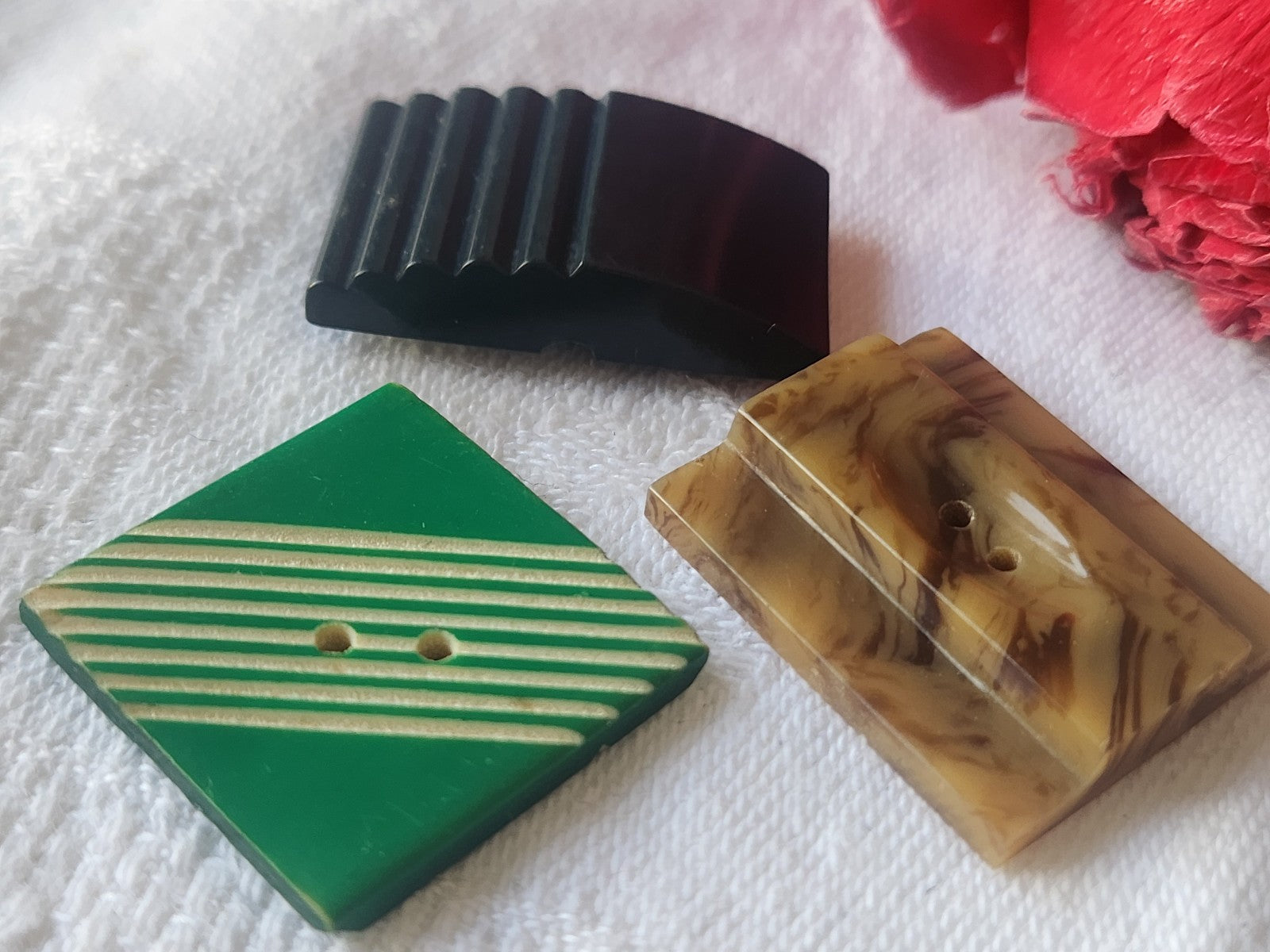 Trio boutons anciens  collection art deco 1,8 à 2,5 cm cm G15E