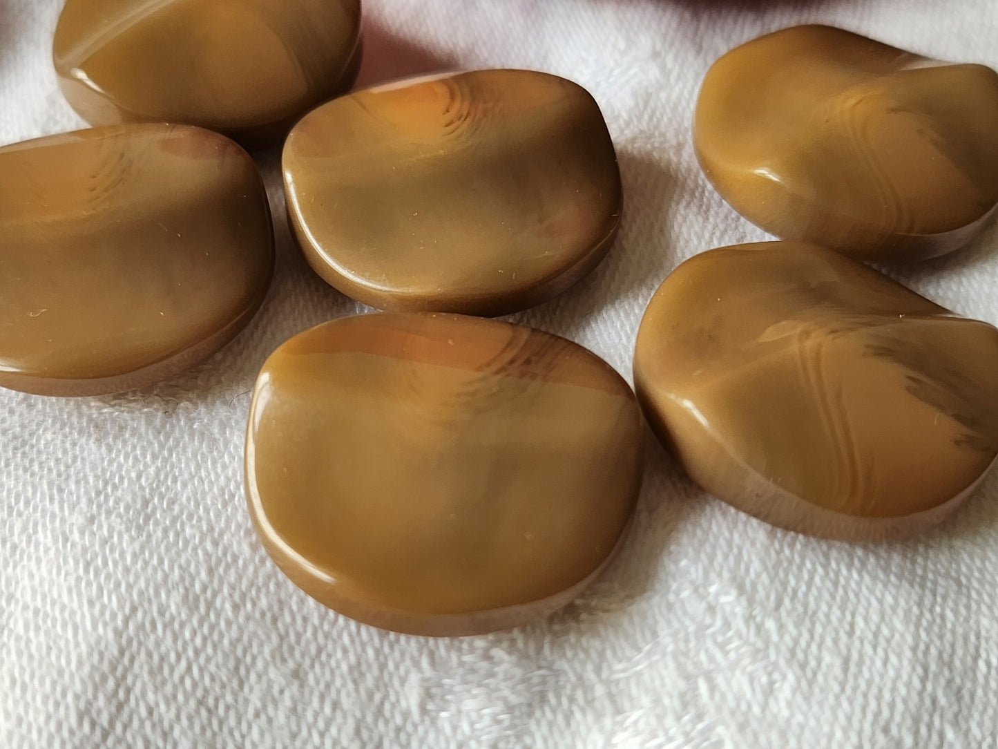 Lot 6 gros boutons vintage marron camaieu à pied 2,5 cm ref 3788