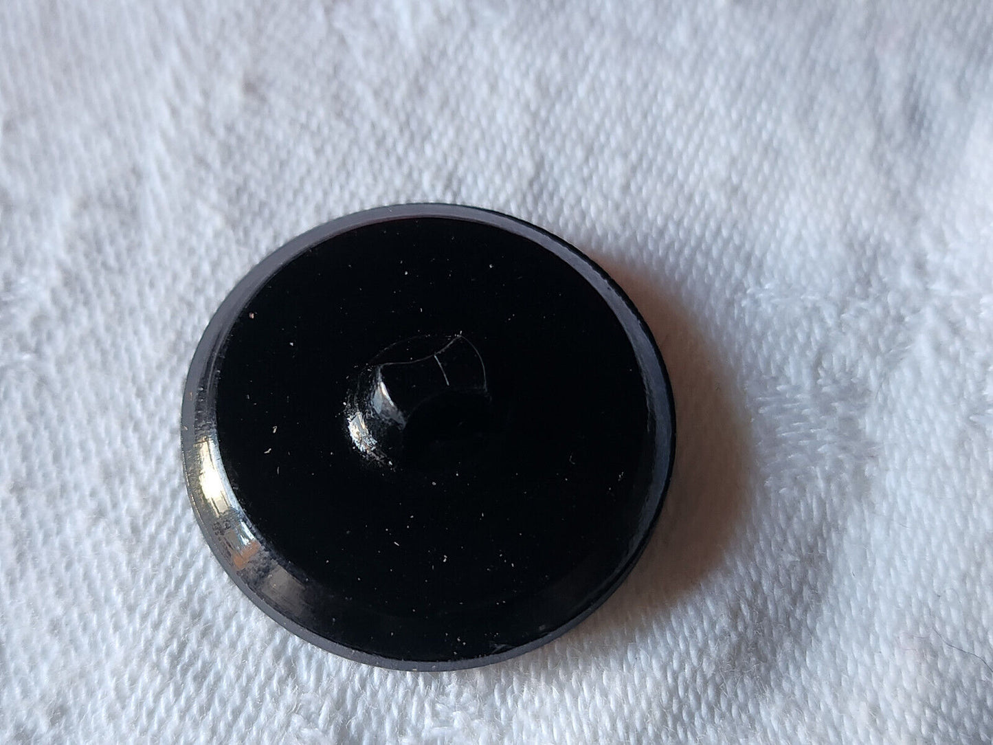 Gros bouton ancien en verre noir doré diamètre: 2,7 cm D7P
