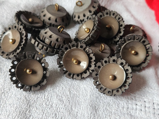 Collection lot 6 boutons anciens marron ajouré pied métal 1,9 cm ref 5817