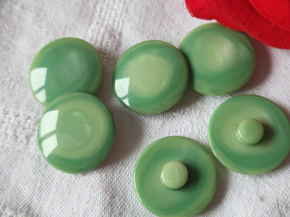 Lot 6 boutons vintage pied lisse camaieu vert 2,2 cm ref 1718