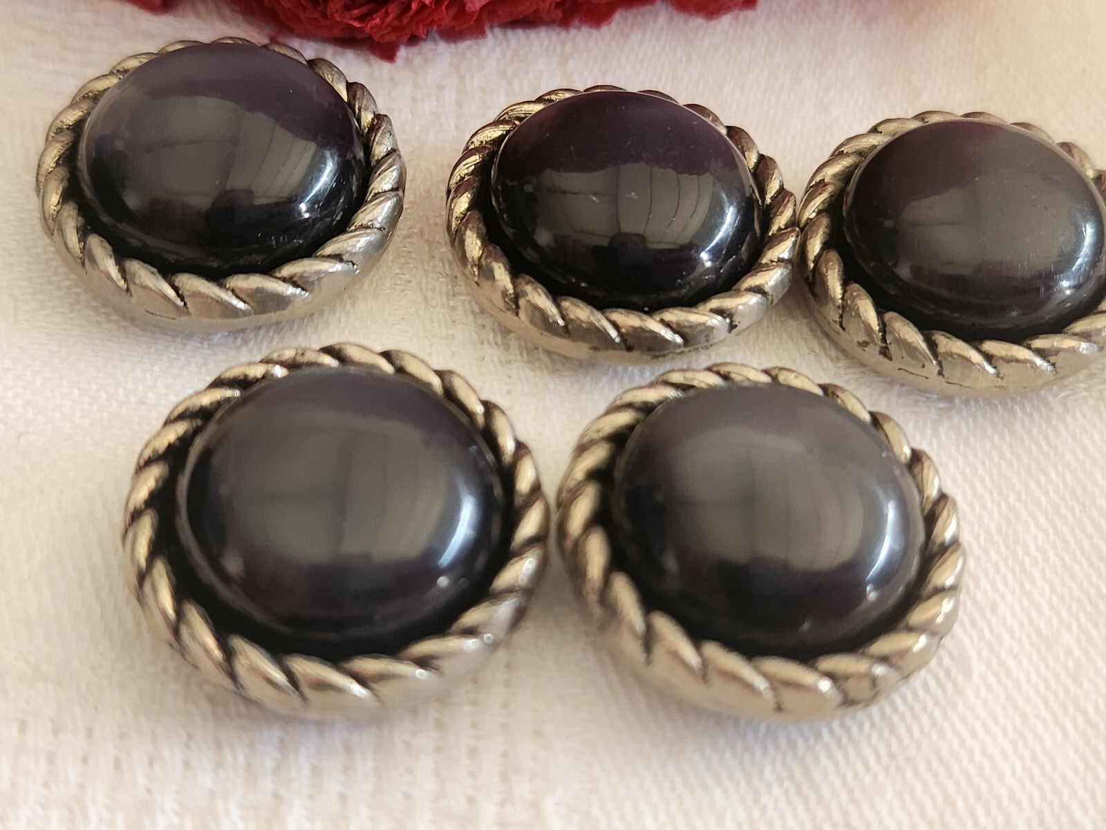 Lot 5 jolis boutons vintage dome gris lumineux pied 2,2 cm ref 677