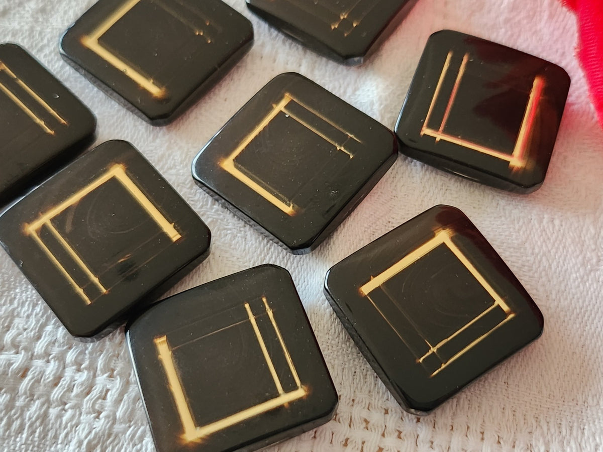 Lot 6 gros boutons vintage marron inclusion carré pied 2,3 cm ref 4005