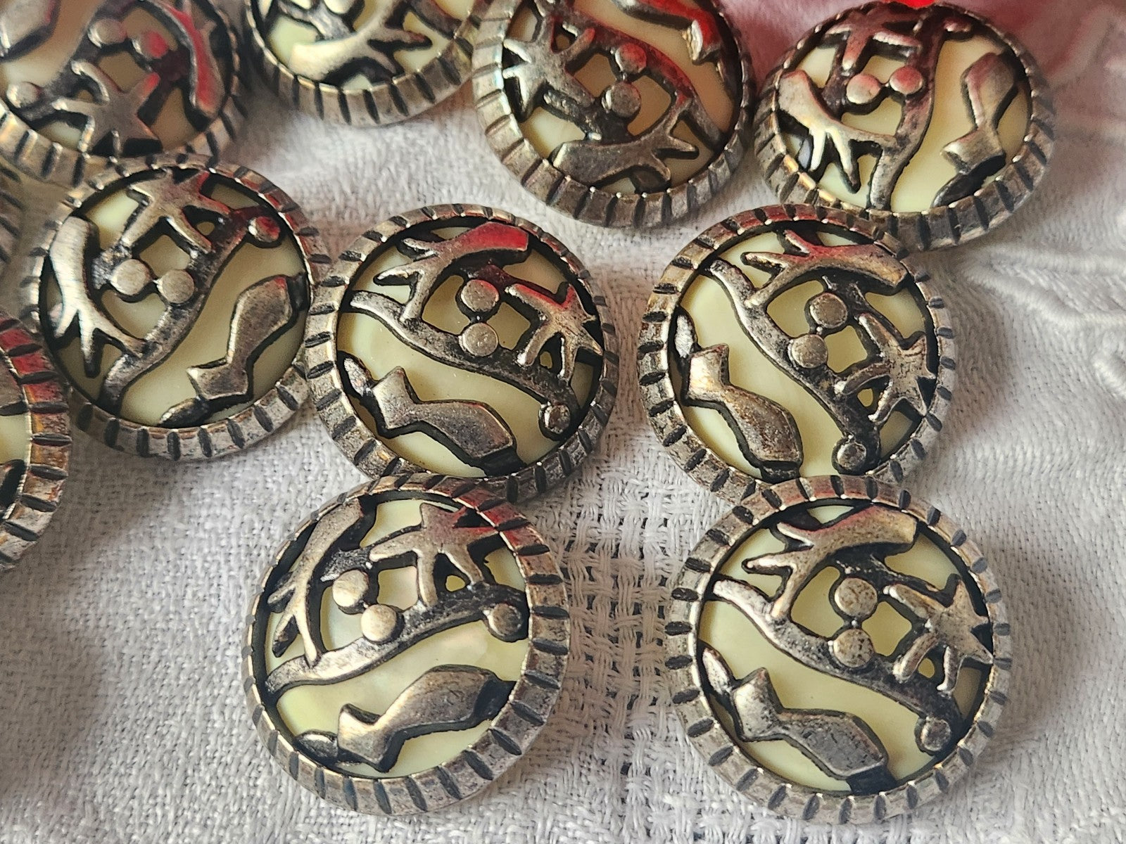 Lot 5 gros boutons vintage poisson metal coeur irisé pied lourd ref 5807
