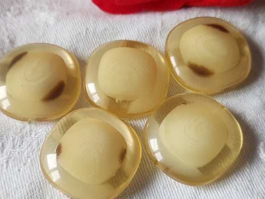 Lot 5 gros boutons vintage  effet corne inclusion beige 2,7 cm  ref 5181