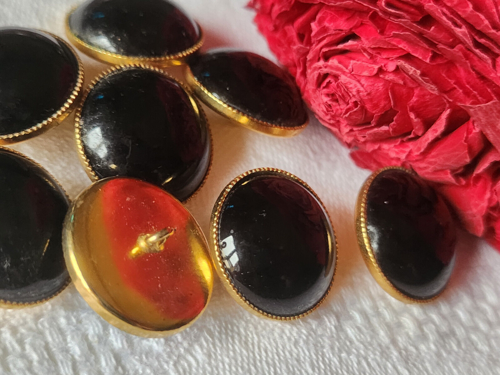 Lot 6 superbes boutons vintage métal doré noir bombé pied  1,9 cm ref 1289