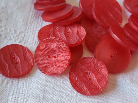 Lot 10 boutons vintage rouge texturé 2,2 cm  à trous ref 2882