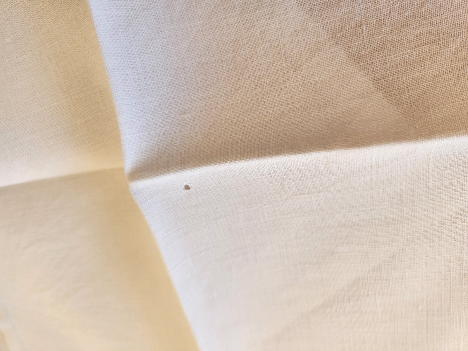 Lot 4 monogrammes anciens sur serviette MR broderie B8