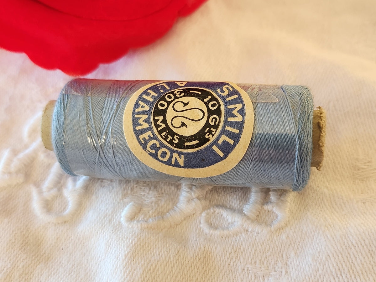 Bobine ancienne fil bleu 300 mètres couture mercerie ancien simili a l'hamecon