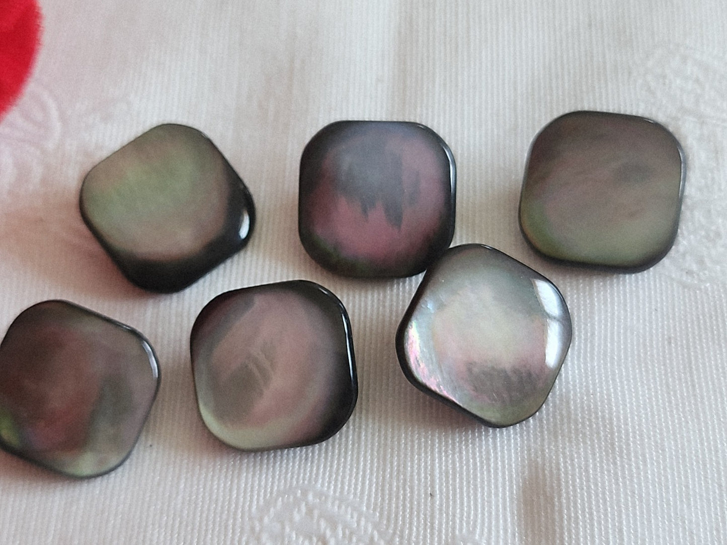 Lot 6 boutons vintage  en nacre gris  carré pied 1,5 cm ref 6234