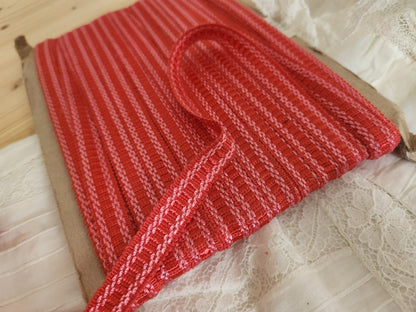 Galon vintage lumineux rose/rouge 3 métres sur 1,7 cm A2