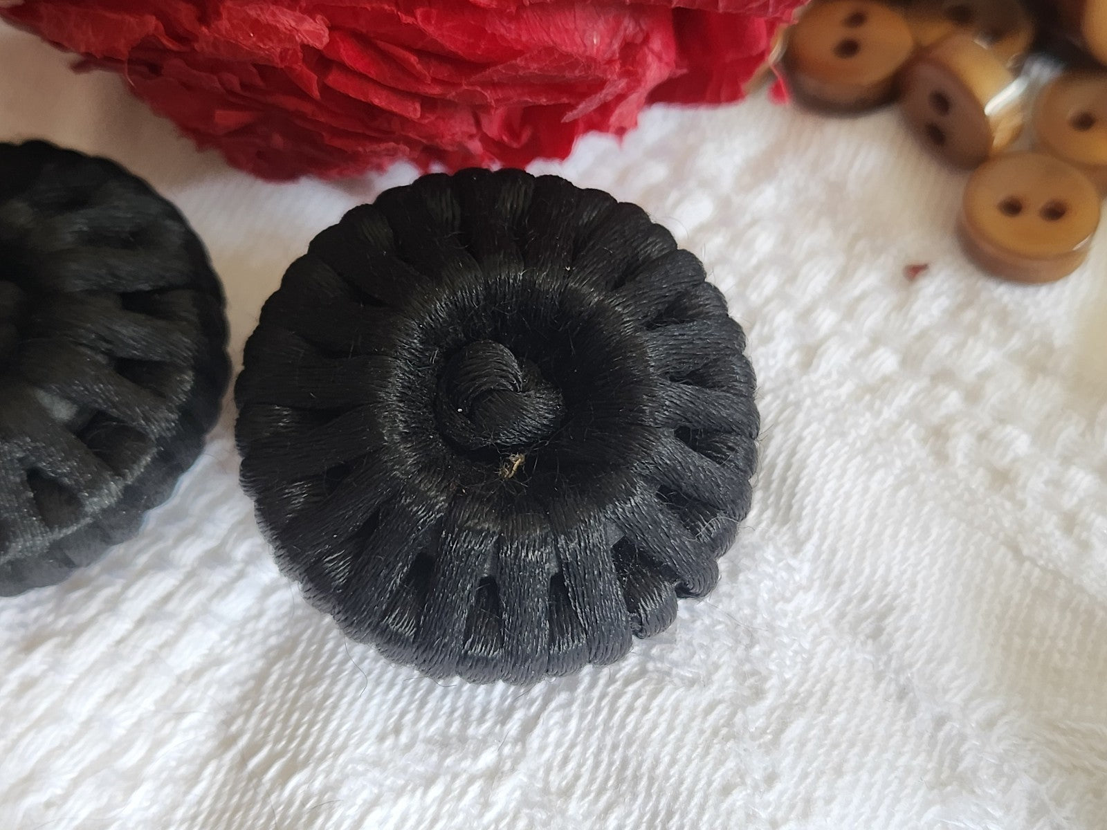 Duo boutons  anciens  passementerie volume pied 2,8 cm ref 1442