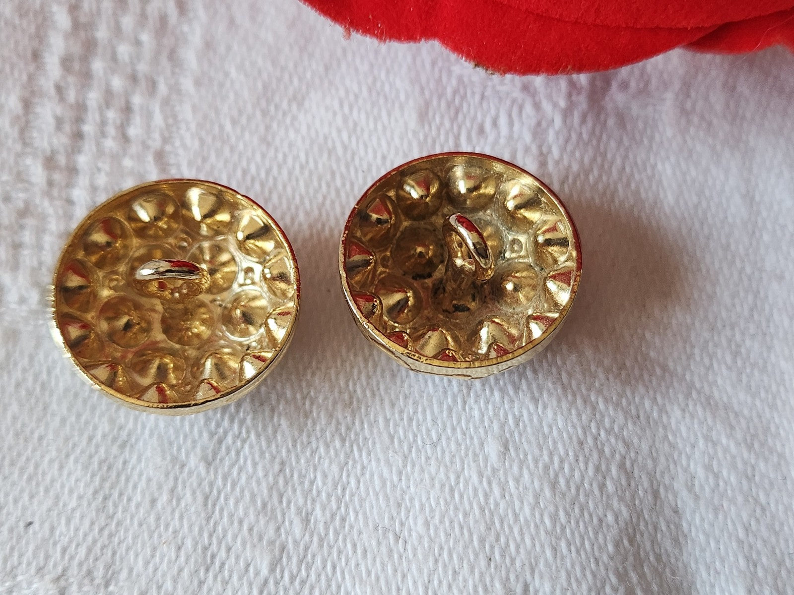 Duo boutons vintage effet strass metal doré 1,6 cm pied bijoux G17J