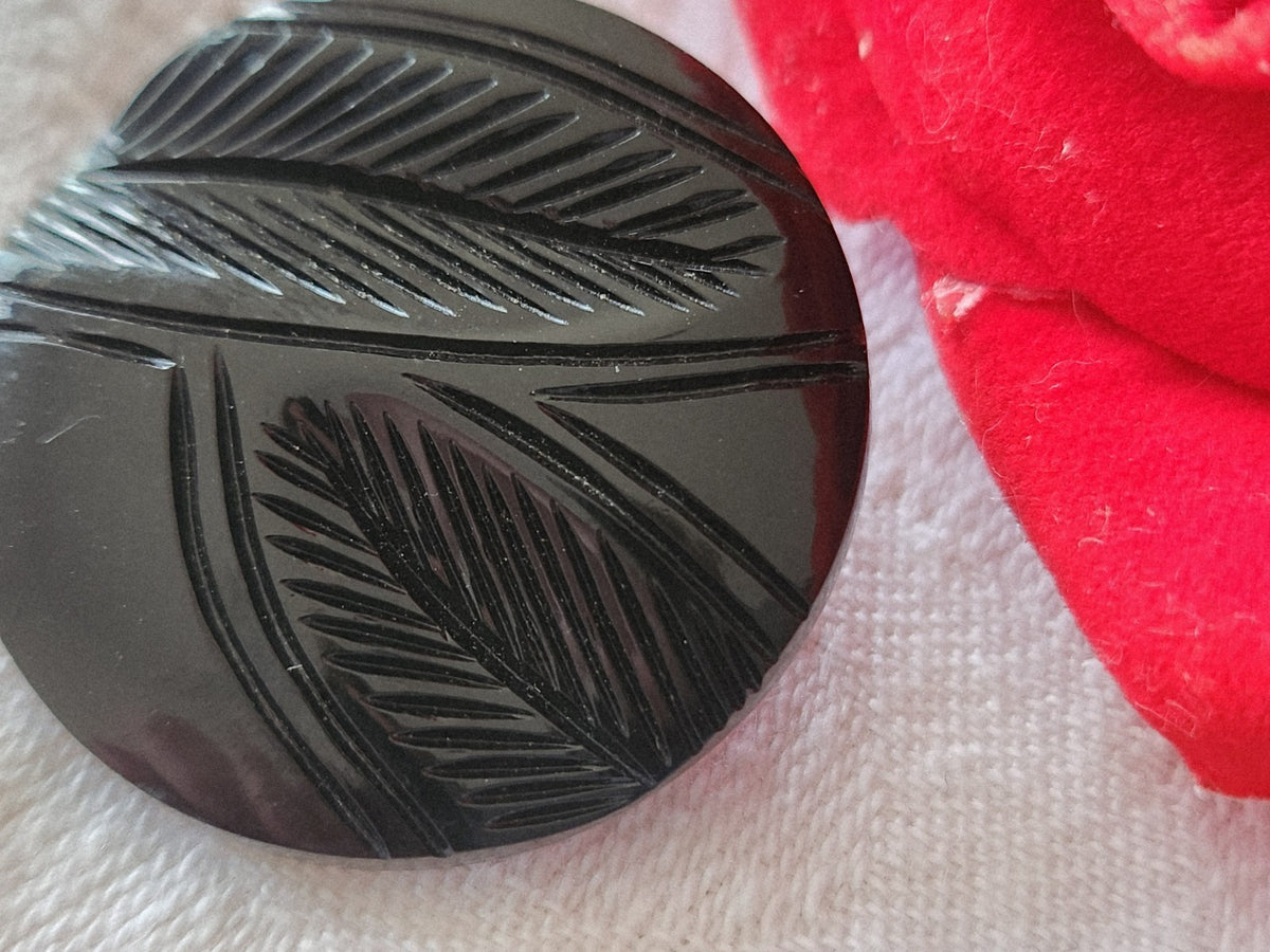 Collection bouton ancien noir motif feuillage relief 3,3 cm G3B