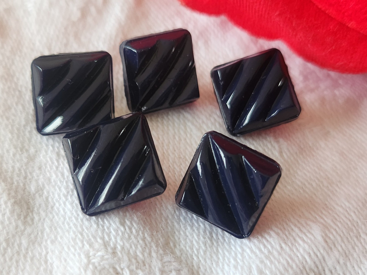 Lot 5 mini boutons vintage en verre bleu foncé 1 cm ref 3961