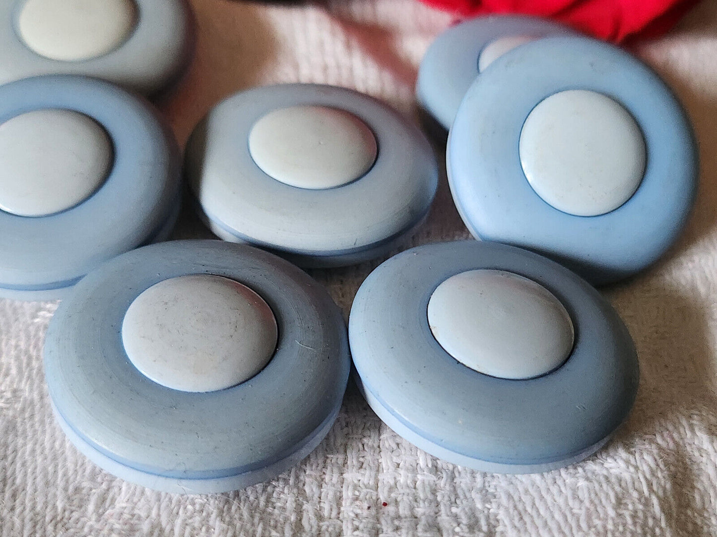 Lot 6 boutons vintage gros bleu tendre 2,6 cm à pied deux tons ref 798